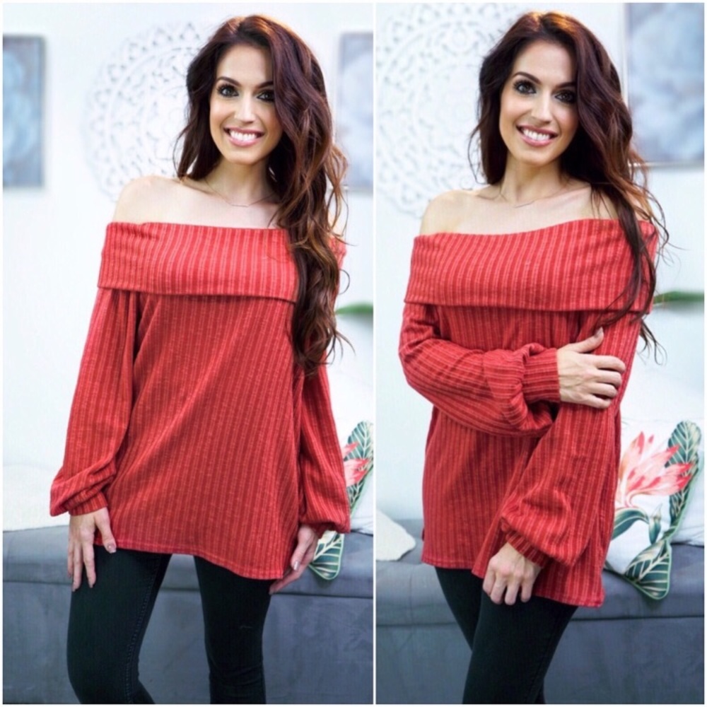 CLEARANCE Off The Shoulder Balloon Sleeve Top - Picture 2 of 4